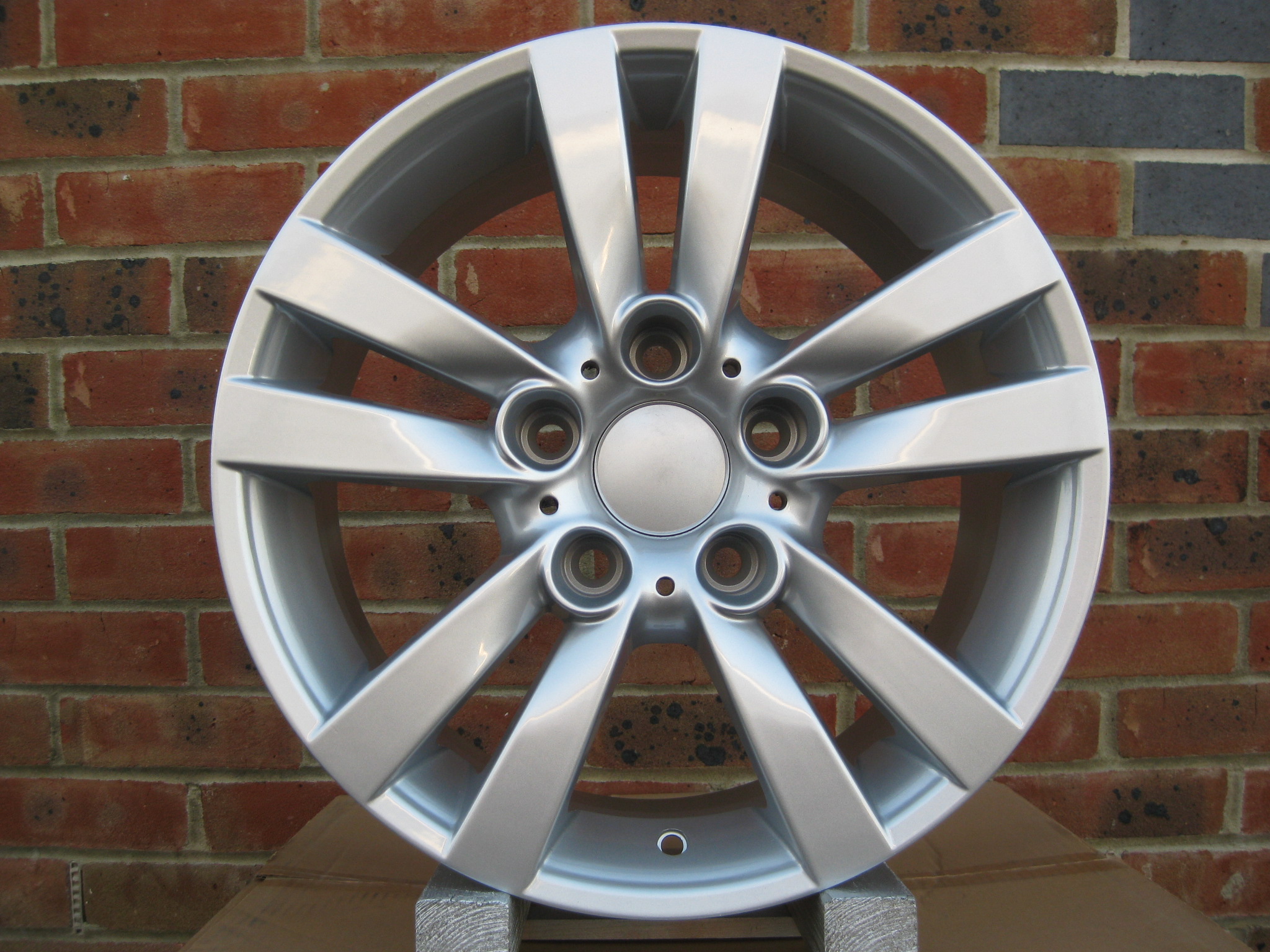 BMW FITMENT NEW 16  TWIN 5 SPOKE ALLOY WHEELS IN SILVER ET35   IDEAL FOR WINTER USE